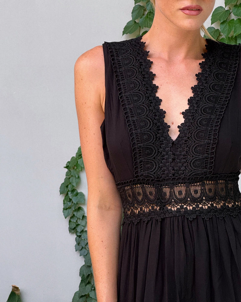 Charlotte | Robe en Dentelle Artisanale à Décolleté en V
