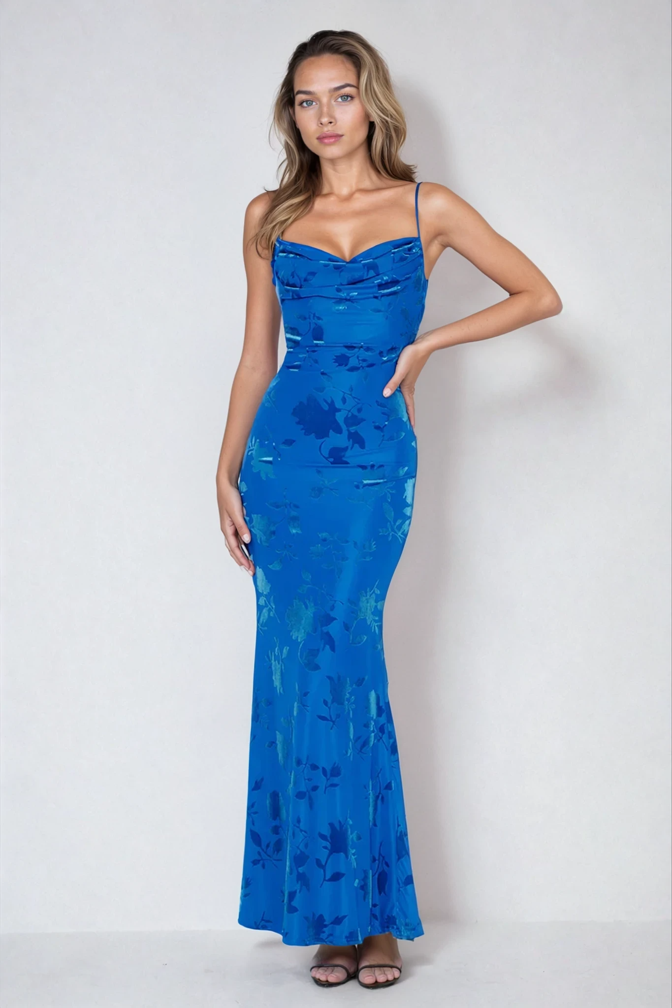 AZZURRA | Robe Longue Élégante