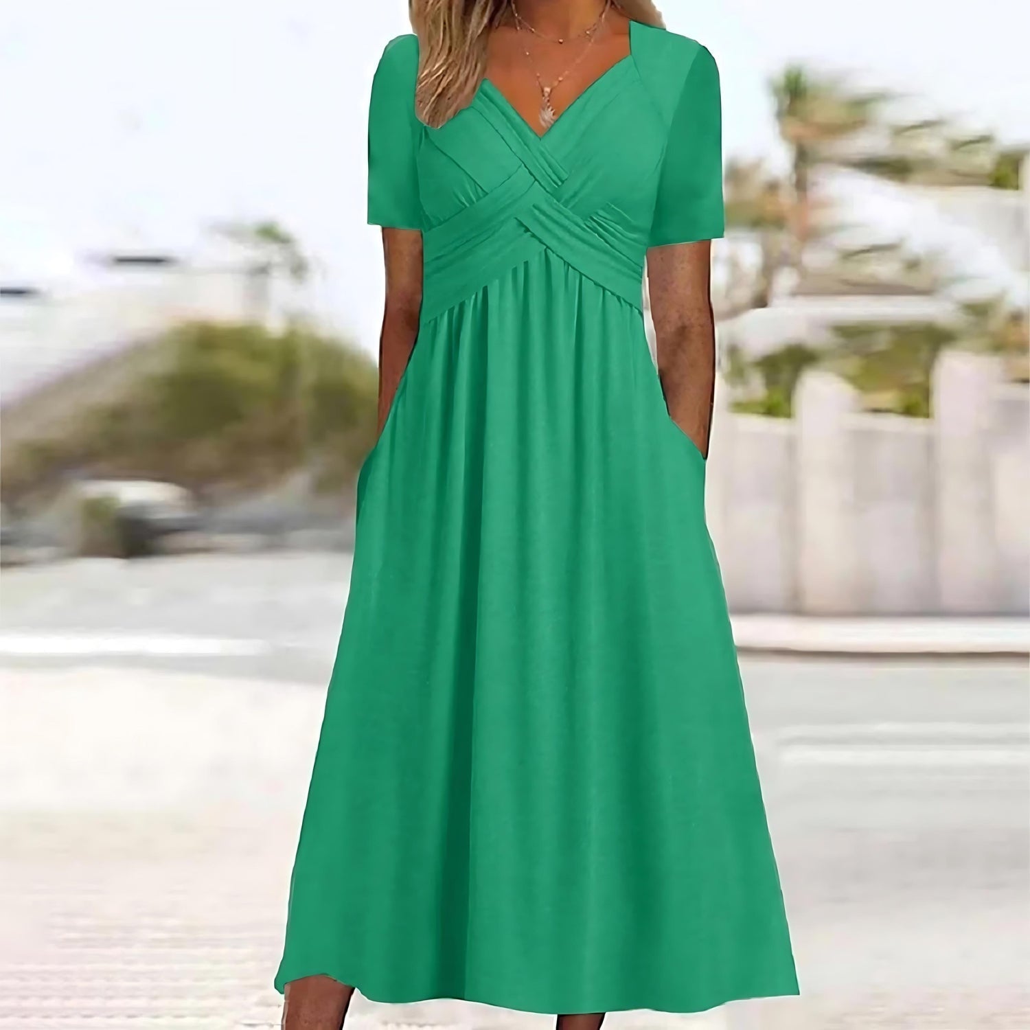 Sofia | Robe Midi Sculptante et Élégante