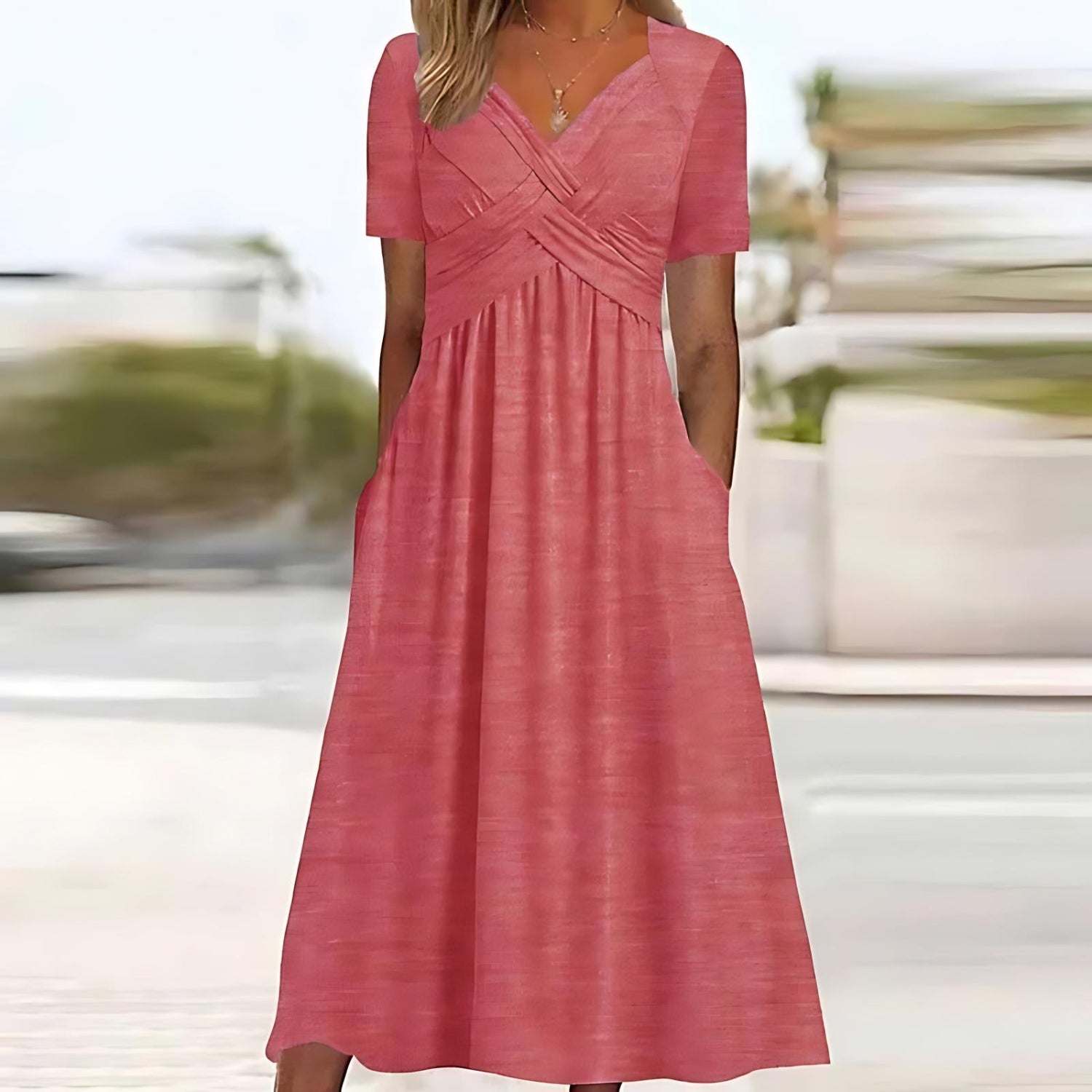 Sofia | Robe Midi Sculptante et Élégante