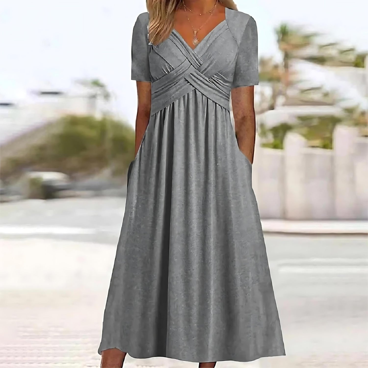 Sofia | Robe Midi Sculptante et Élégante