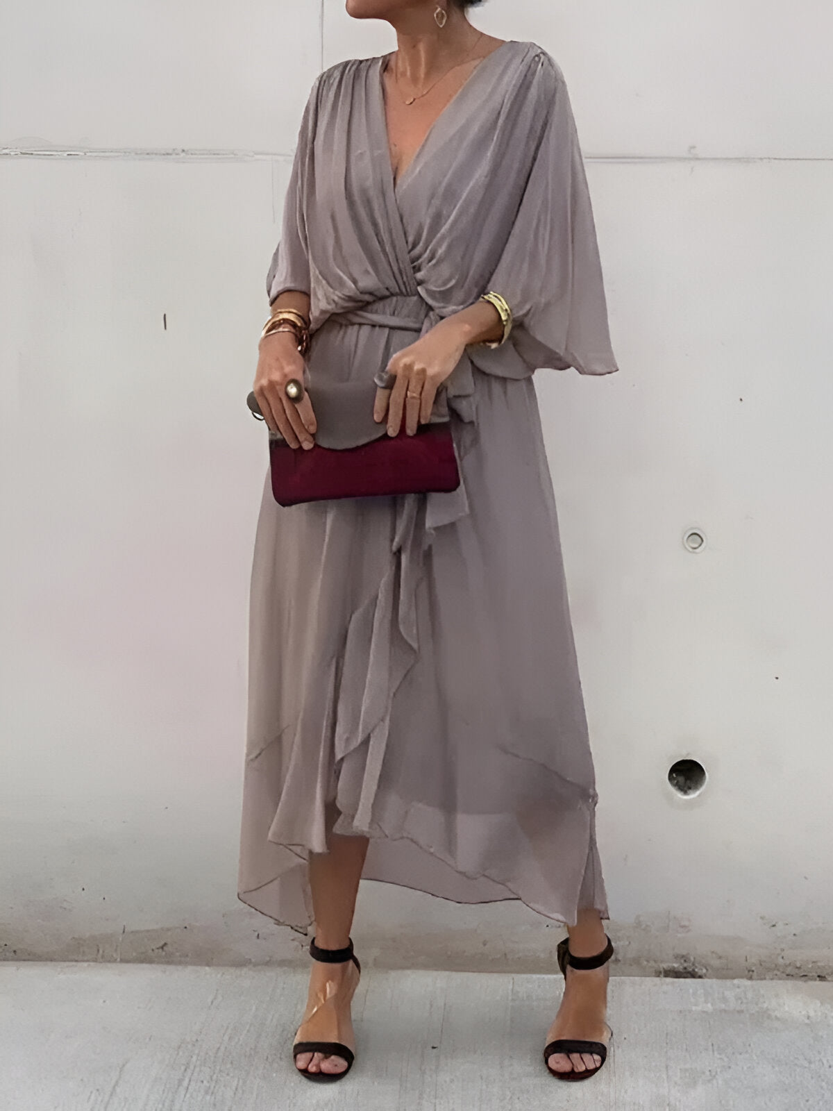 Monica™ | Robe Fluide avec Décolleté en V Élégant